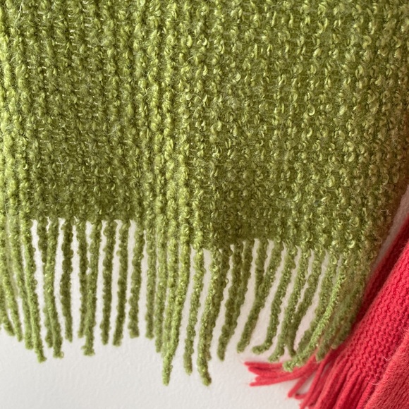 Bundle of 3 very warm beautiful knitted scraves - Picture 5 of 8